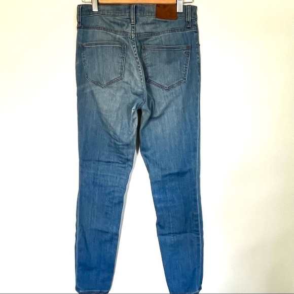 Madewell 9” High Riser Skinny Skinny Distressed Jeans Sz 26 - Picture 4 of 7
